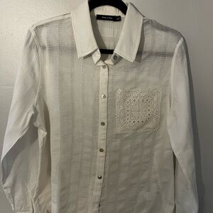 Doe & Rae Women's White Lace Detail Button-Up Shirt
